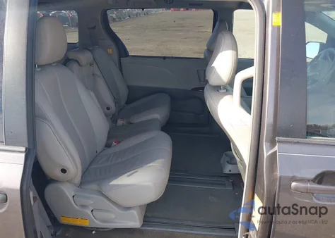 2012 Toyota Sienna Xle V6 8 Passenger из США, поврежденный, VIN 5TDYK3DCXCS238622